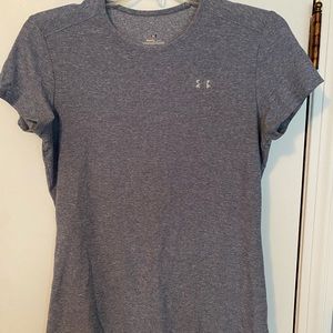 NWOT under armour heat gear gray short sleeve top